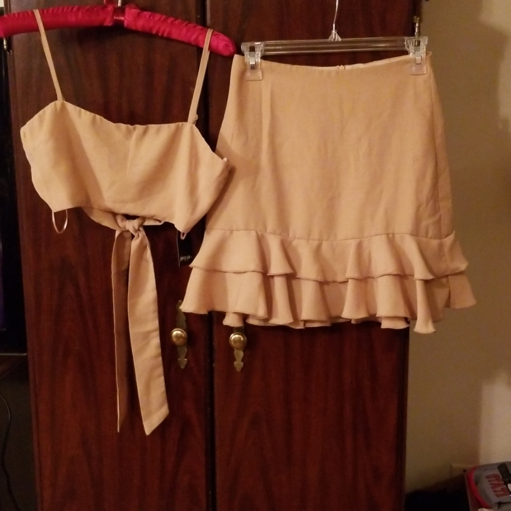 Nasty Gal Crinkle Co-ord Top and Matching Skirt Ne
